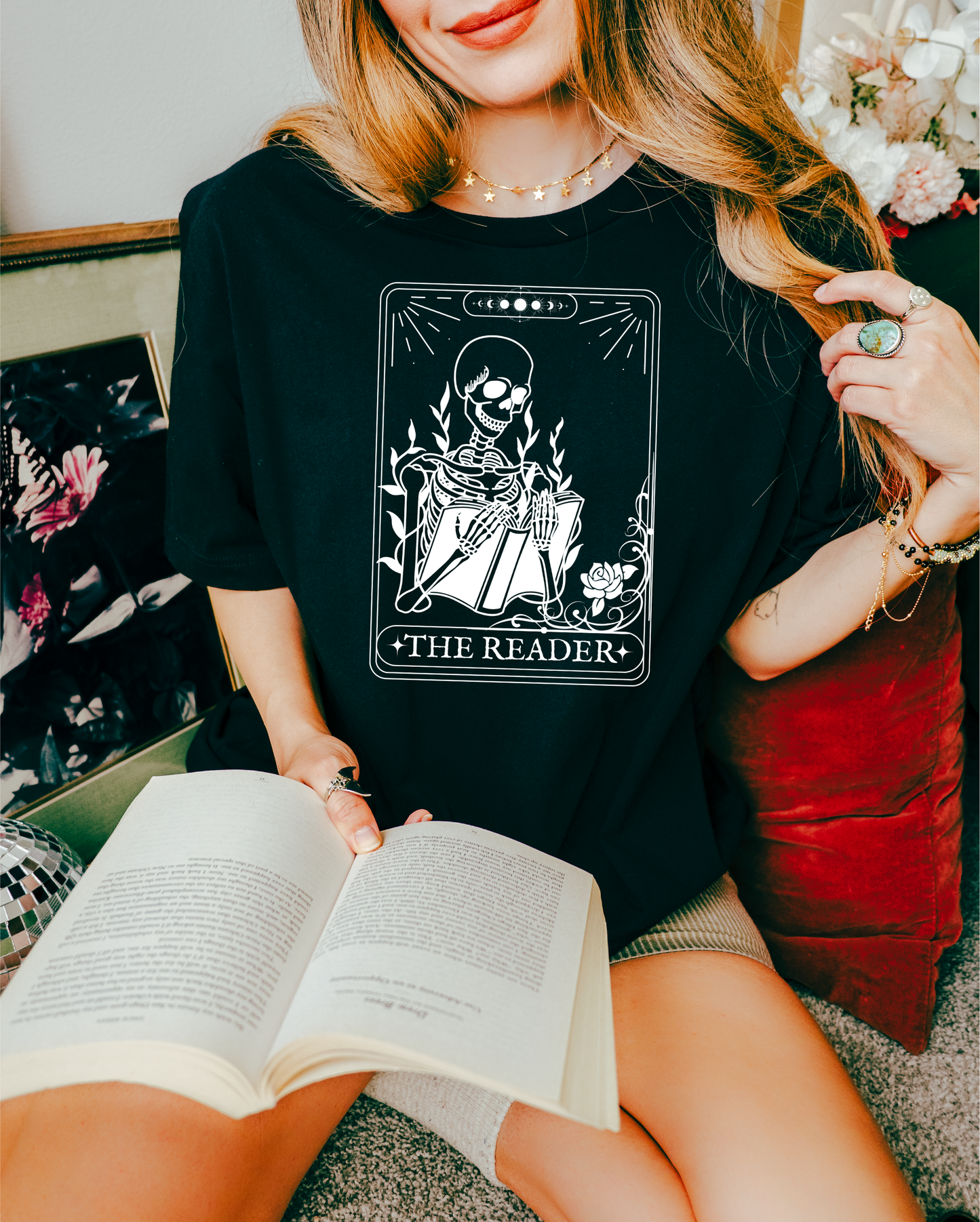 The Reader Tarot Card T-Shirt – Dark Romance Gothic Apparel for Smut & Fantasy Book Lovers